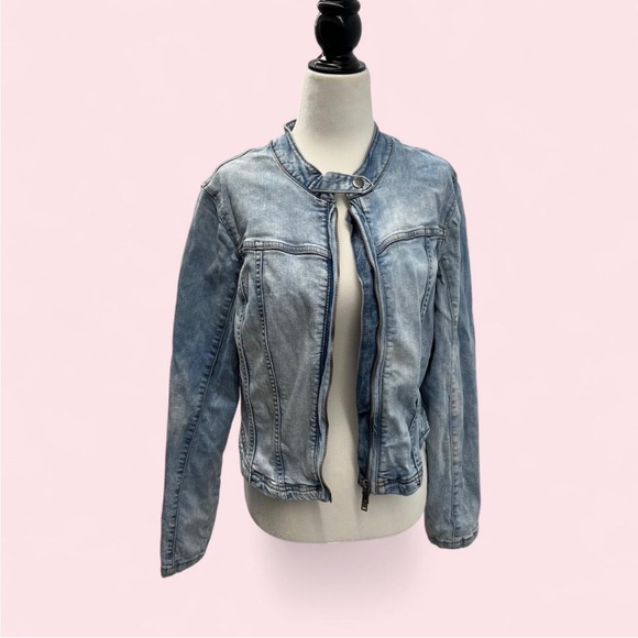 Light Blue Denim Jacket - Picture 4 of 8